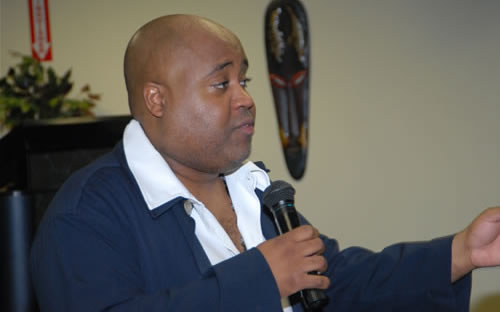 Delxino making historic announcement to guests at the awards show, 2007 TAG Awards Show