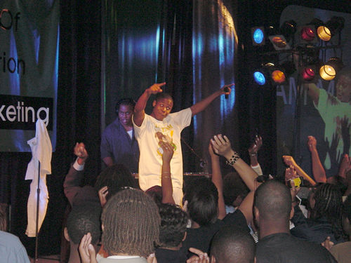 Doug E. Fresh performing, Norfolk 2000 TAG TEAM Convention
