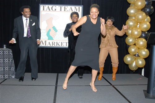 Akilah dancing on stage , 2007 TAG Awards Show